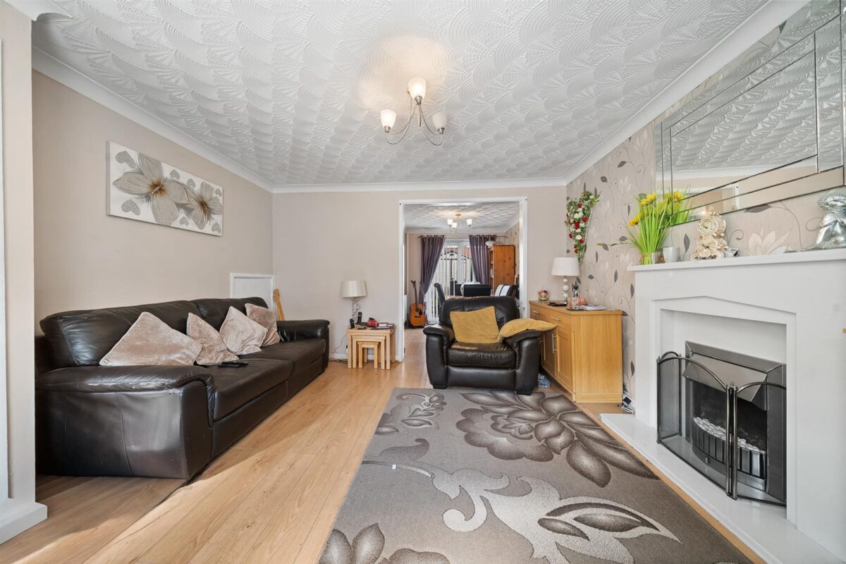 Alicia Walk, Fazakerley