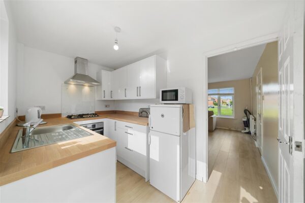 Oriel Drive, Aintree Village