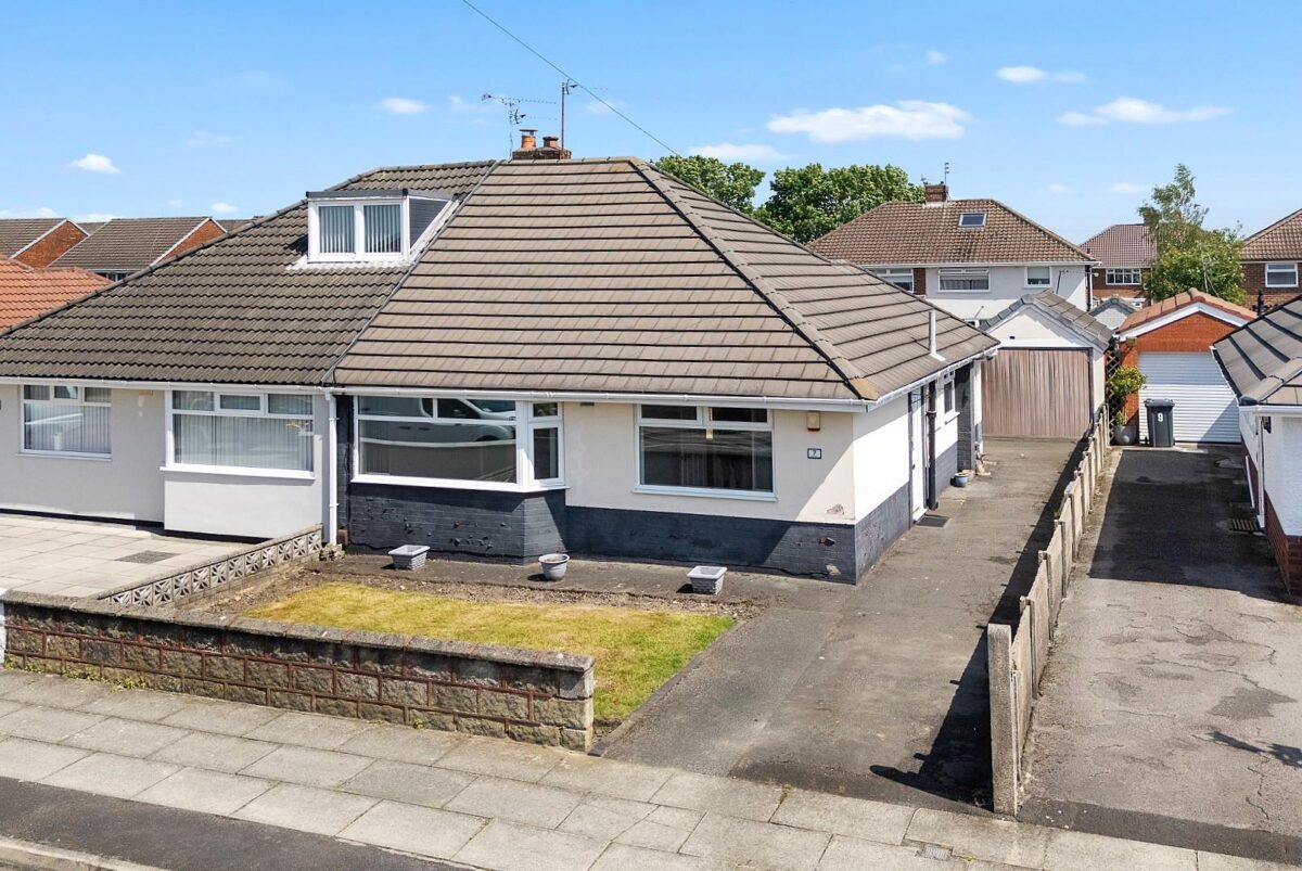 Wrekin Drive, Aintree Village