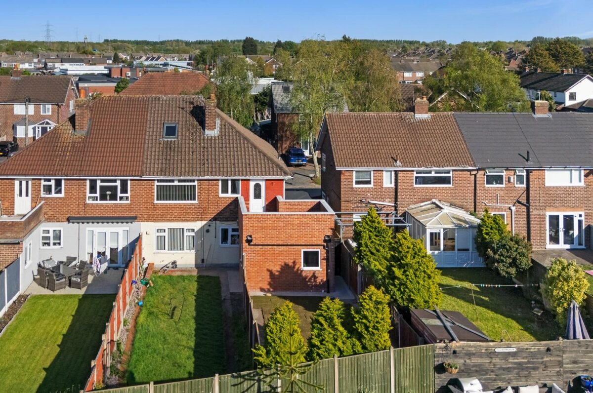 Oriel Close, Aintree Village