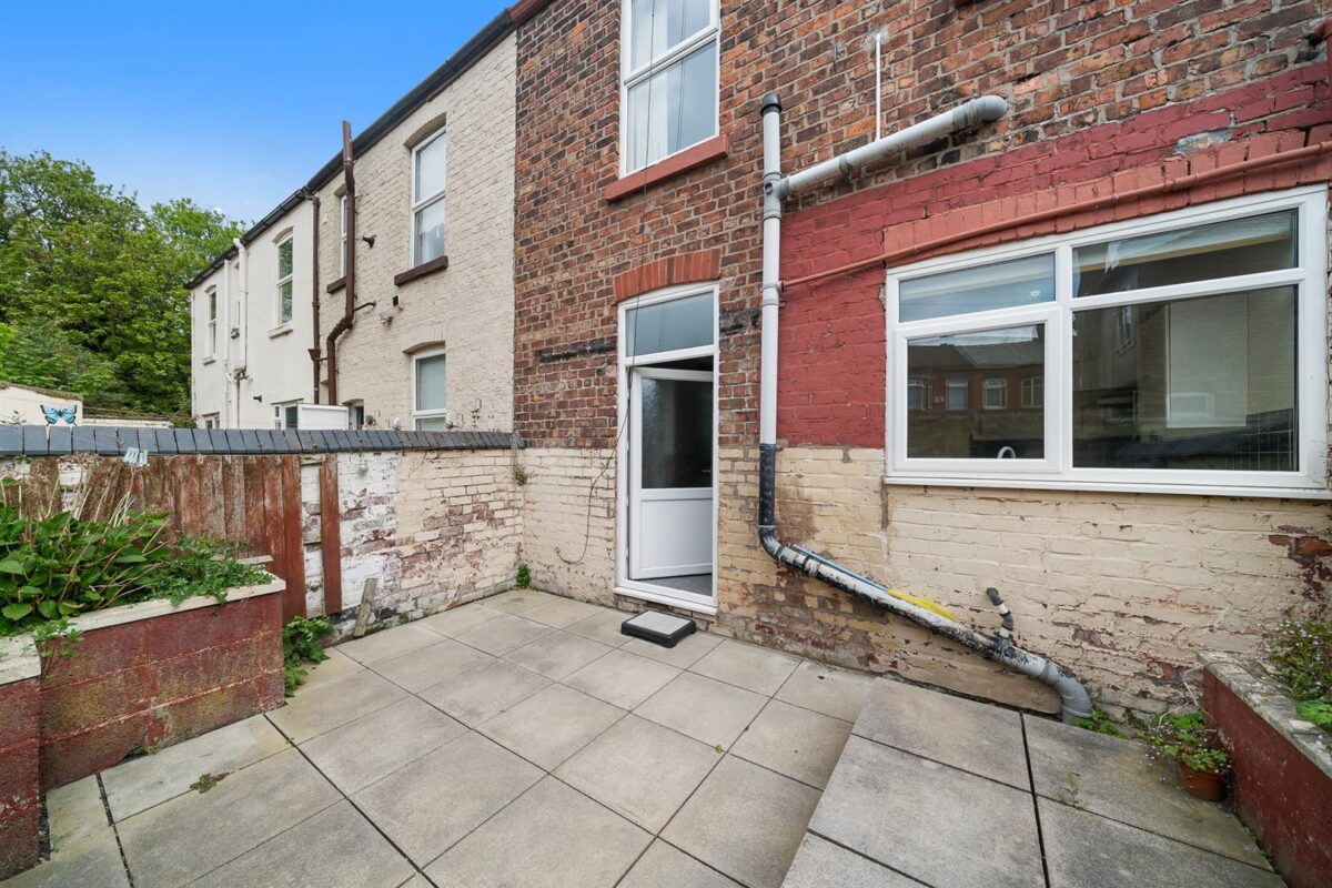 Allendale Avenue, Aintree