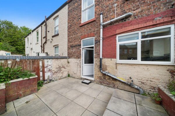 Allendale Avenue, Aintree
