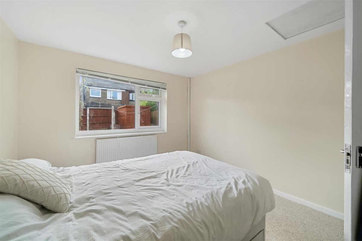 Oriel Drive, Aintree Village