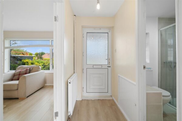 Oriel Drive, Aintree Village