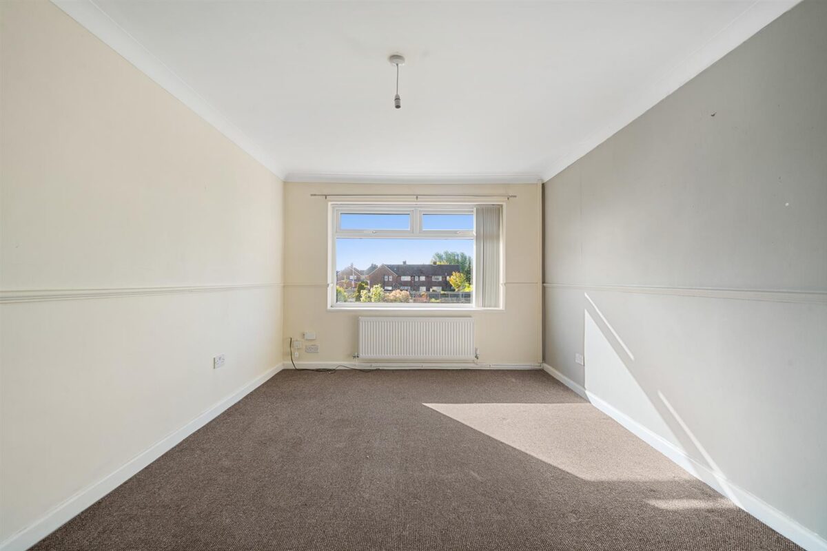 Oriel Close, Aintree Village