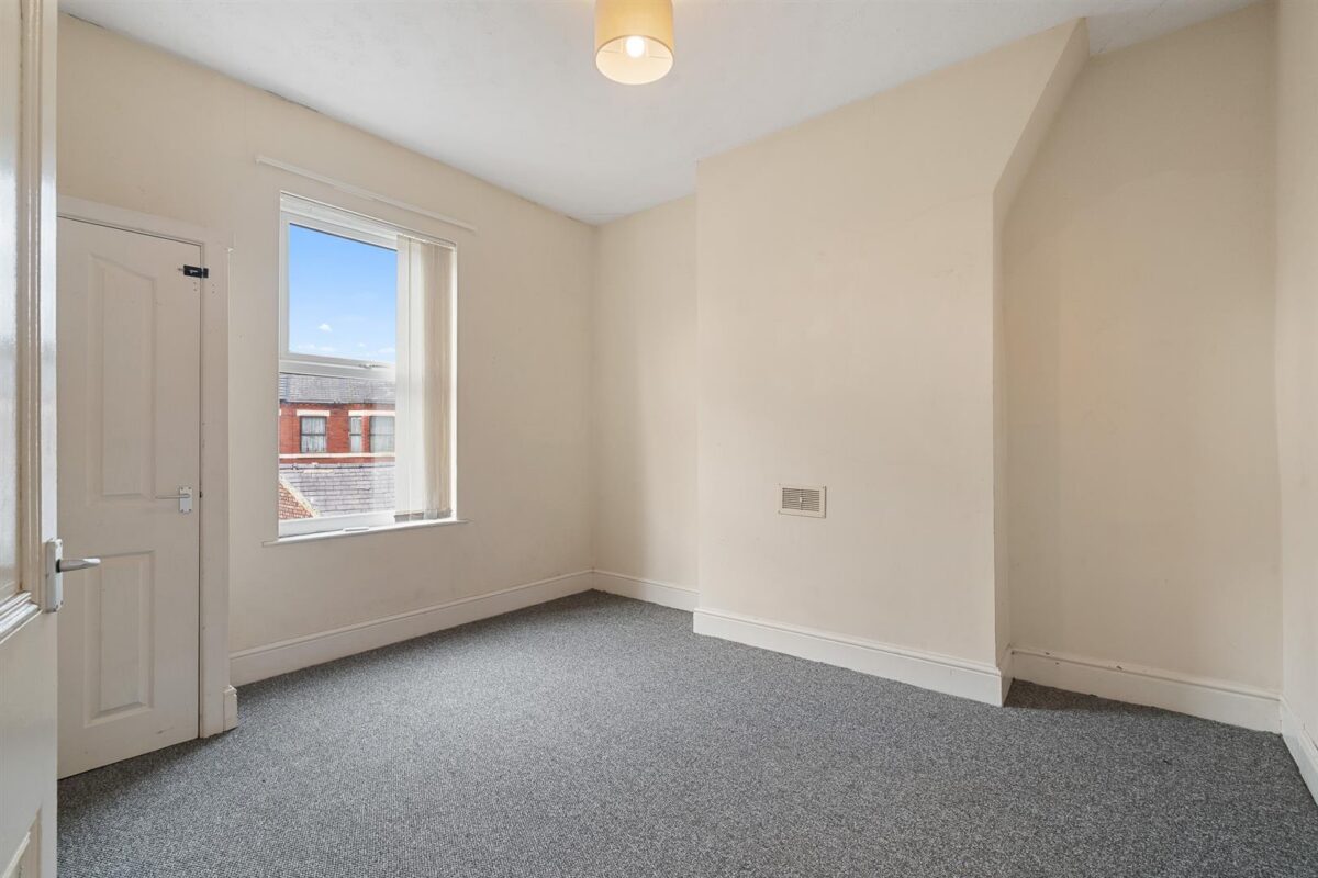 Allendale Avenue, Aintree