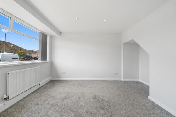 Wrekin Drive, Aintree Village