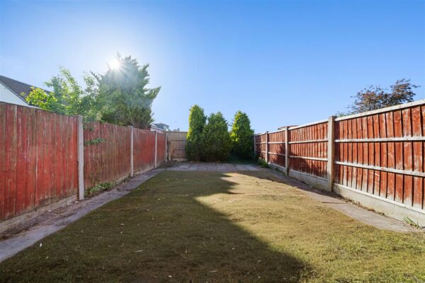 Oriel Close, Aintree Village