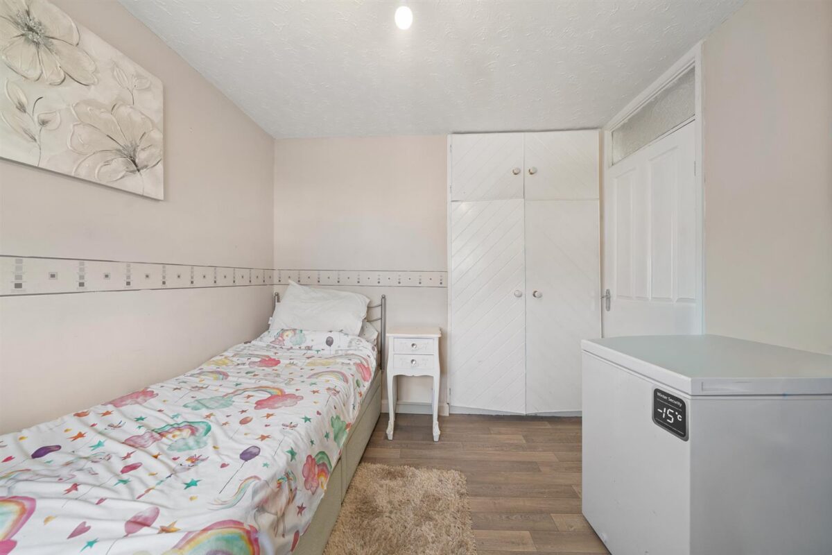 Alicia Walk, Fazakerley