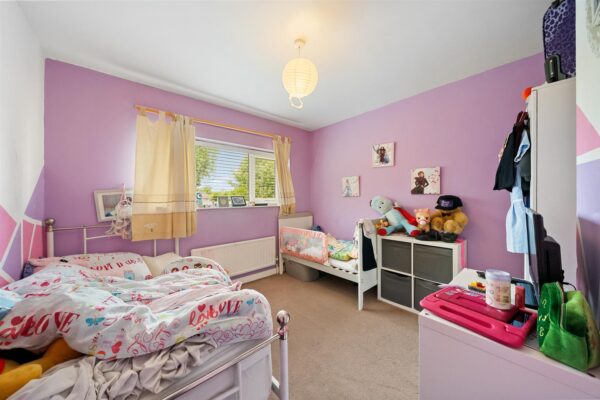 Valentine Grove, Aintree Village