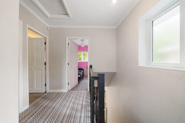 Valentine Grove, Aintree Village