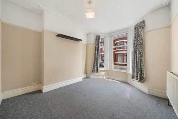 Allendale Avenue, Aintree
