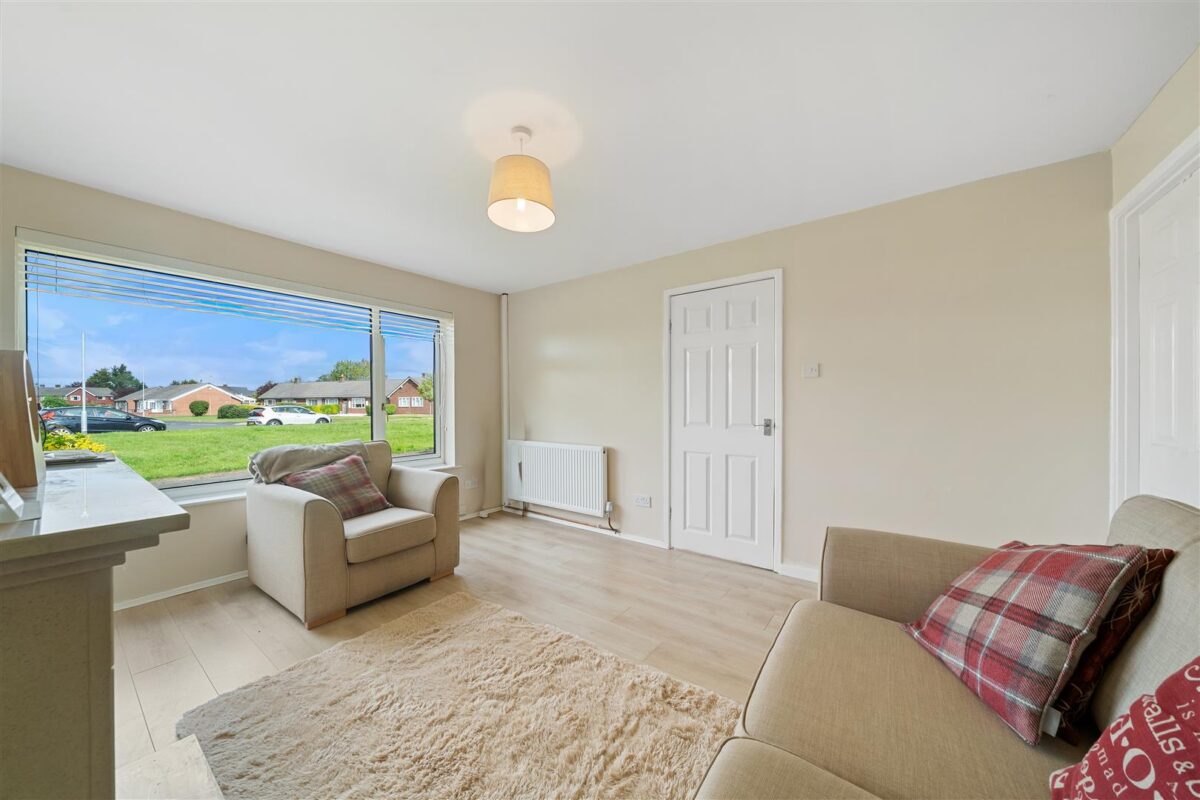 Oriel Drive, Aintree Village