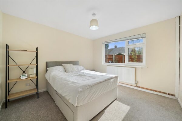 Oriel Drive, Aintree Village