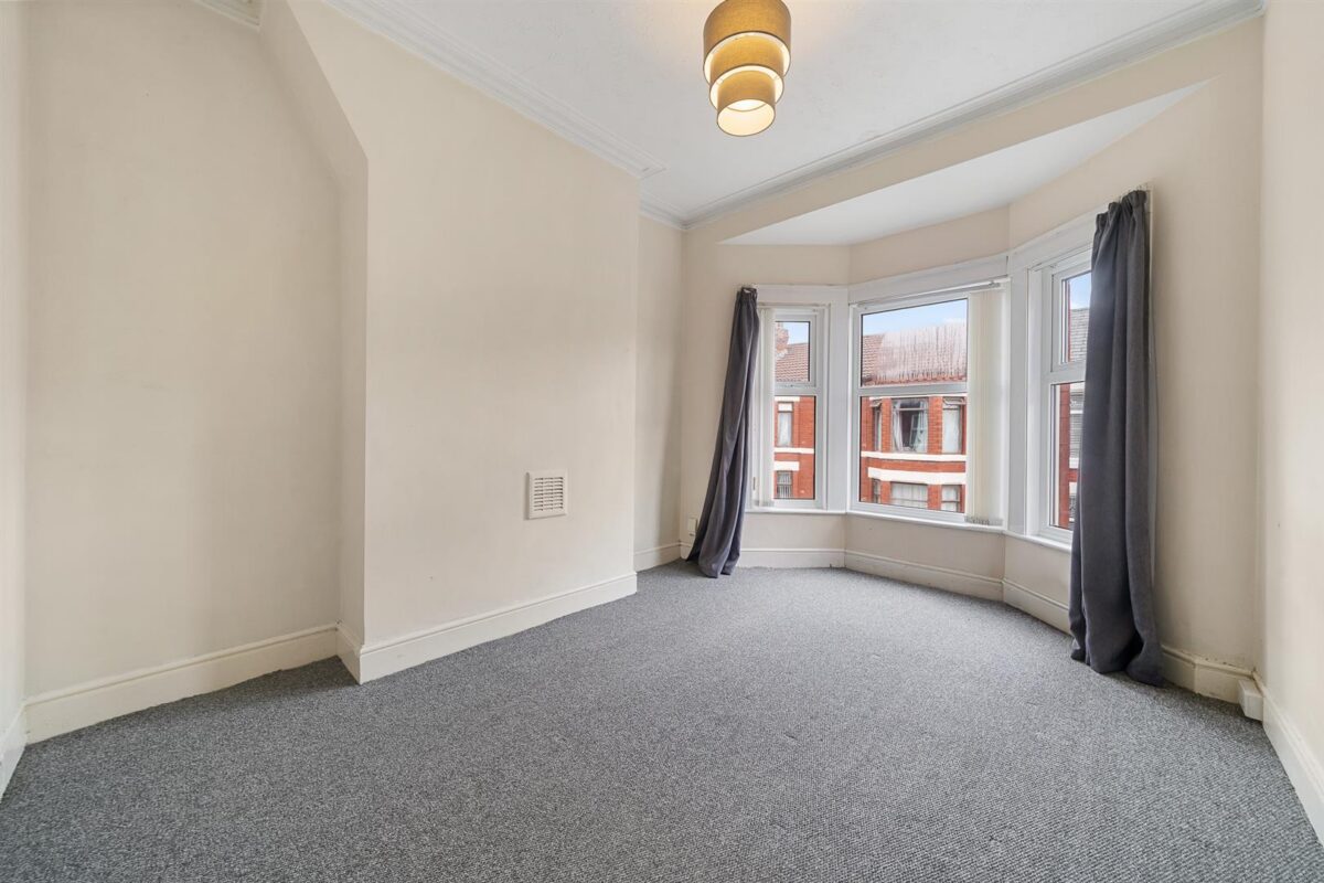 Allendale Avenue, Aintree