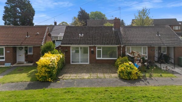 Oriel Drive, Aintree Village
