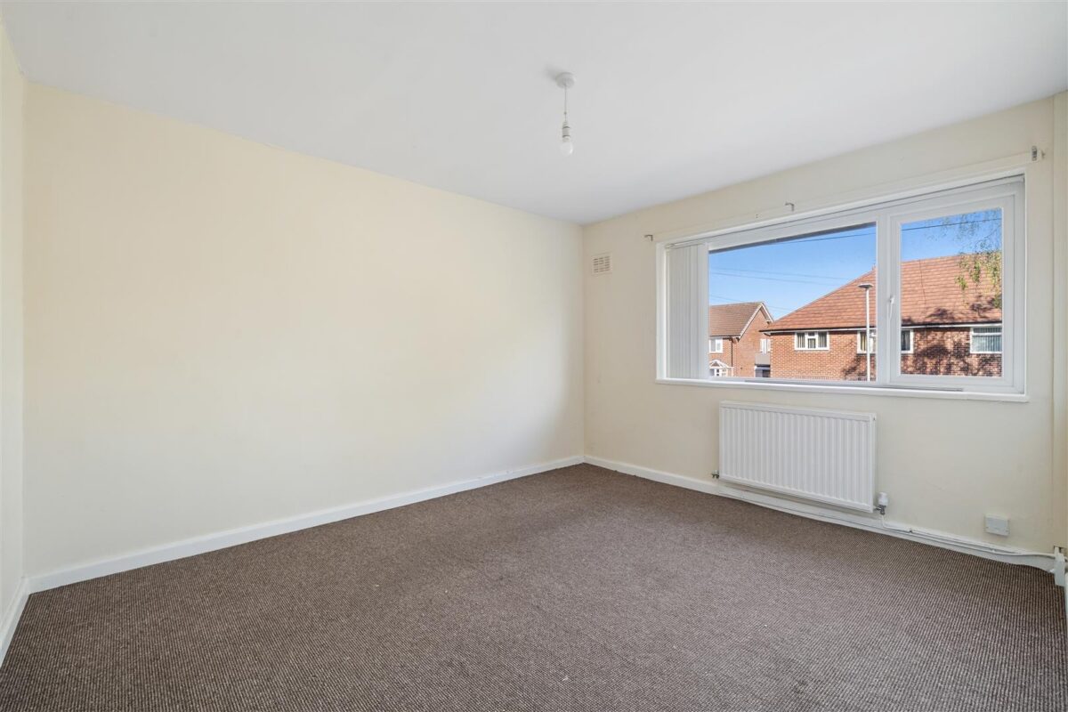 Oriel Close, Aintree Village
