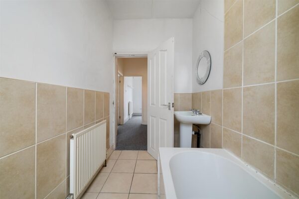 Allendale Avenue, Aintree