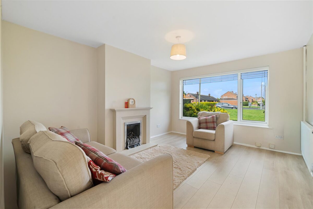 Oriel Drive, Aintree Village