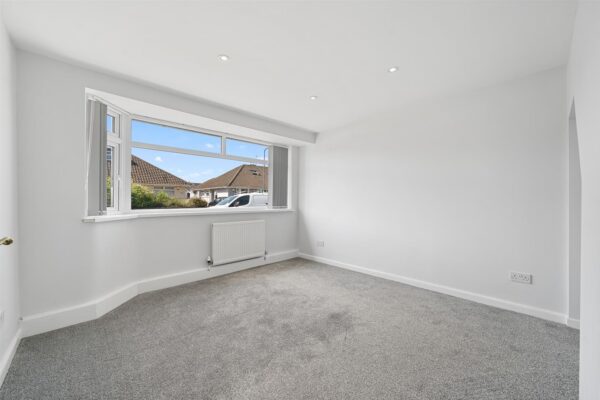 Wrekin Drive, Aintree Village