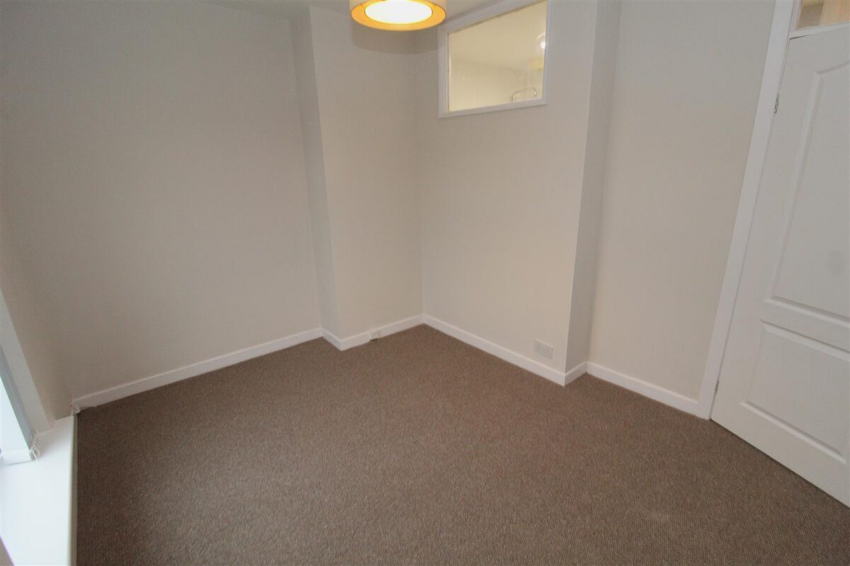Kingswood Avenue, Aintree