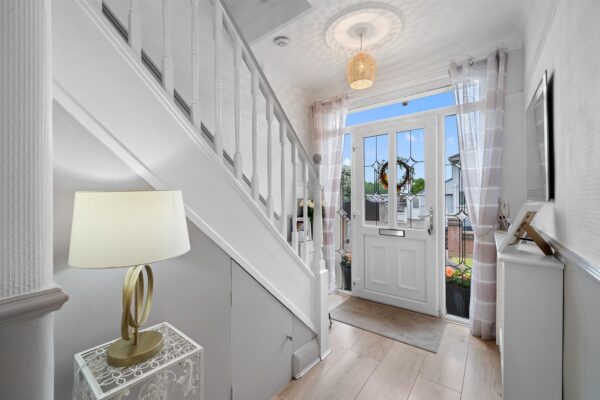 Oriel Drive, Aintree Village