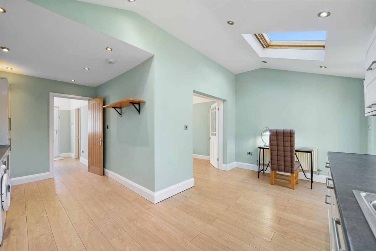 Radley Drive, Aintree Village
