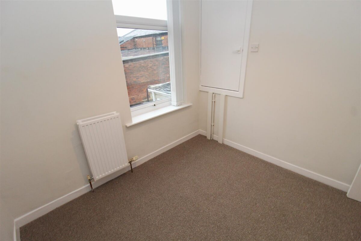 Kingswood Avenue, Aintree