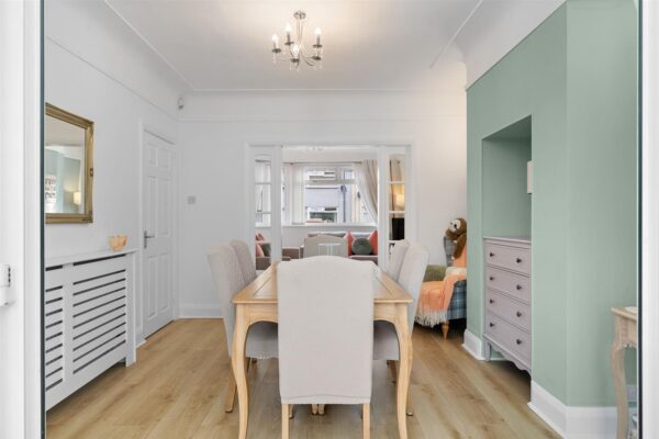 Oriel Drive, Aintree Village