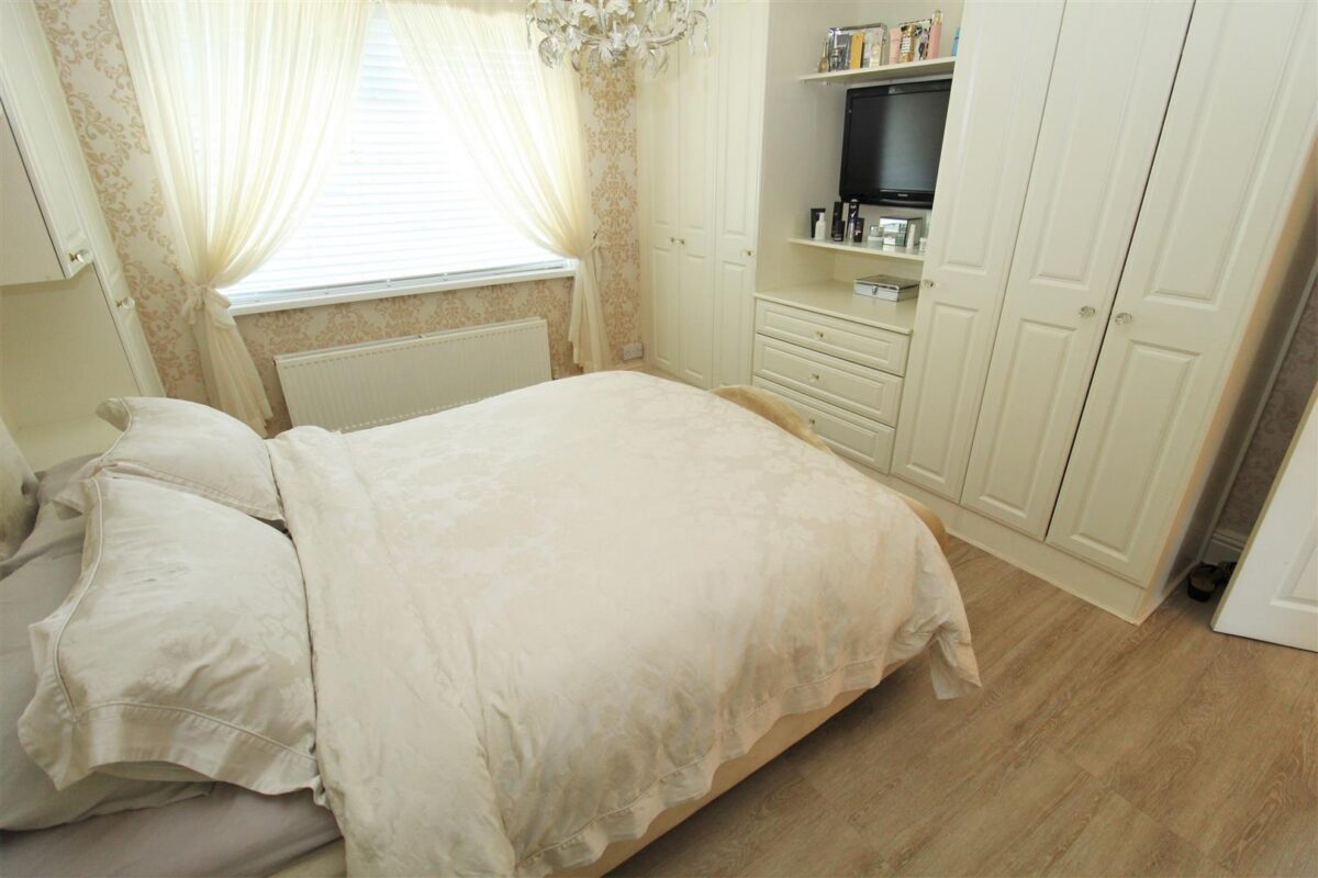 Queens Drive, Walton