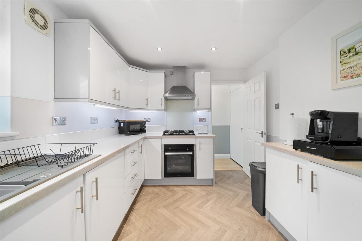 Oriel Drive, Aintree Village