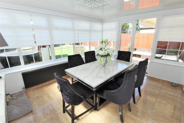Queens Drive, Walton