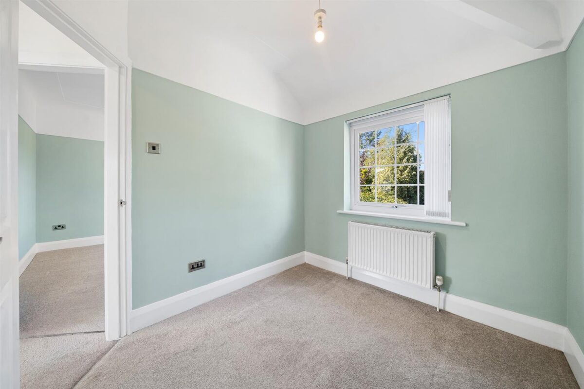 Radley Drive, Aintree Village