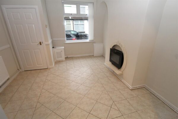 Kingswood Avenue, Aintree