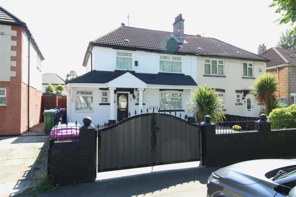 Queens Drive, Walton
