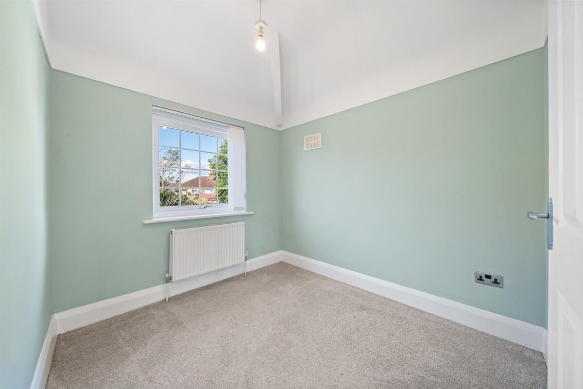 Radley Drive, Aintree Village