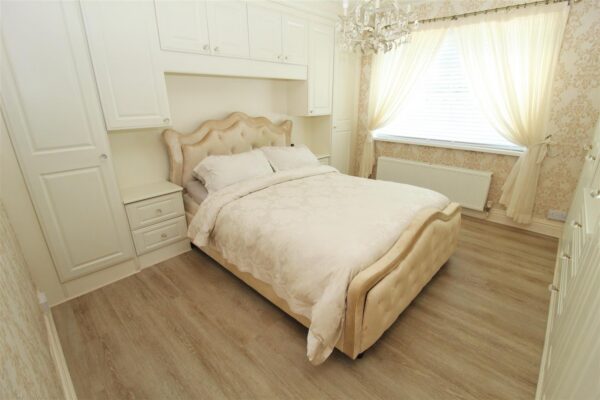 Queens Drive, Walton
