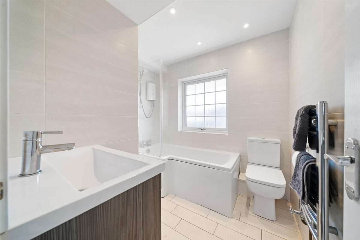 Radley Drive, Aintree Village