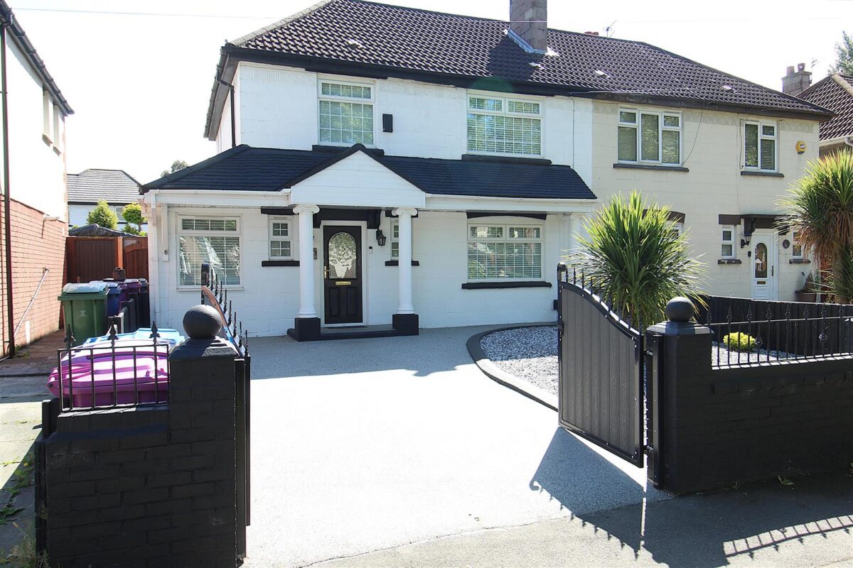 Queens Drive, Walton