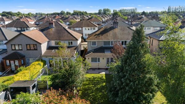 Radley Drive, Aintree Village