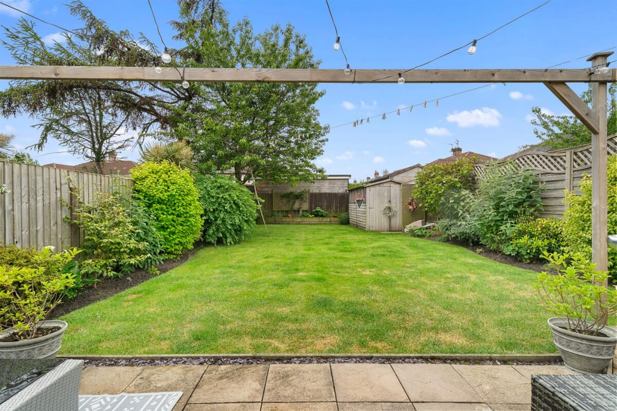 Oriel Drive, Aintree Village