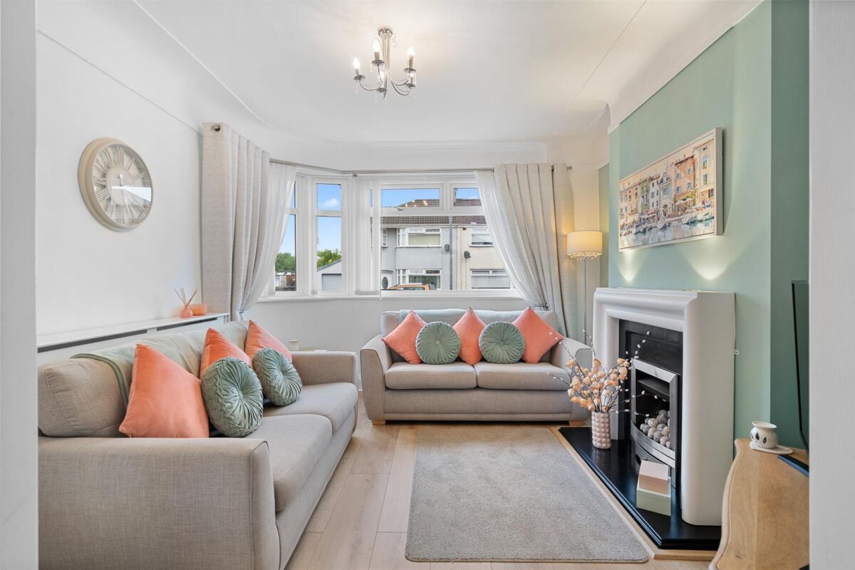 Oriel Drive, Aintree Village