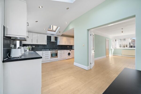 Radley Drive, Aintree Village