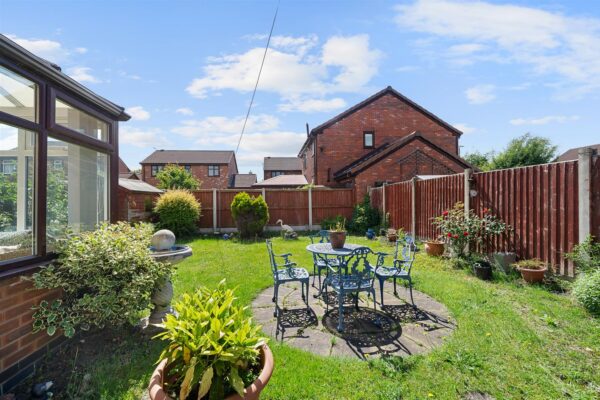 Richmond Crescent, Netherton