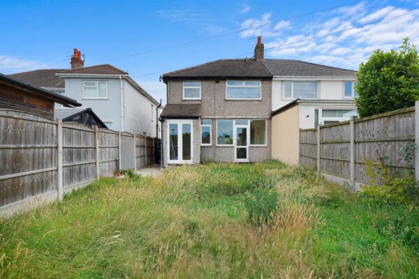 Sedbergh Avenue, Aintree Village