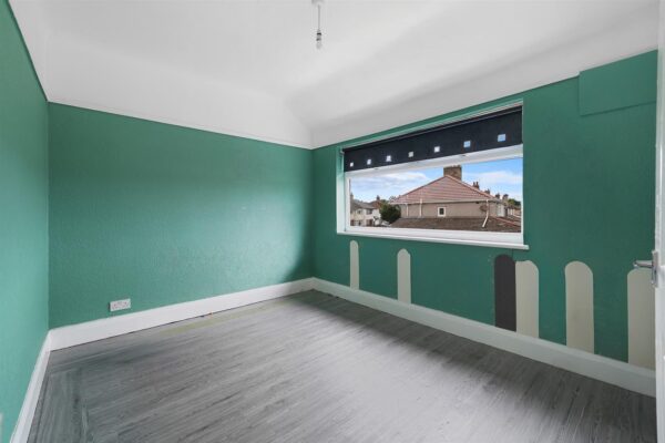 Sedbergh Avenue, Aintree Village