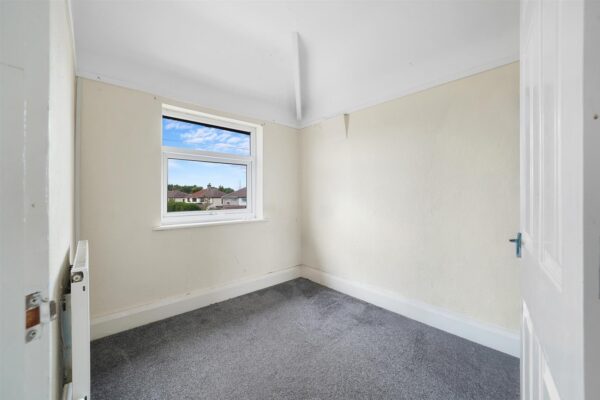 Sedbergh Avenue, Aintree Village
