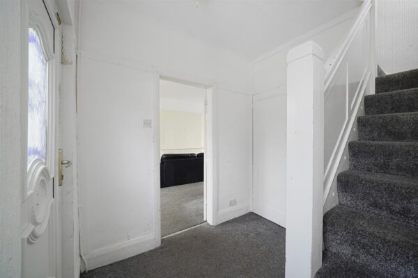 Sedbergh Avenue, Aintree Village