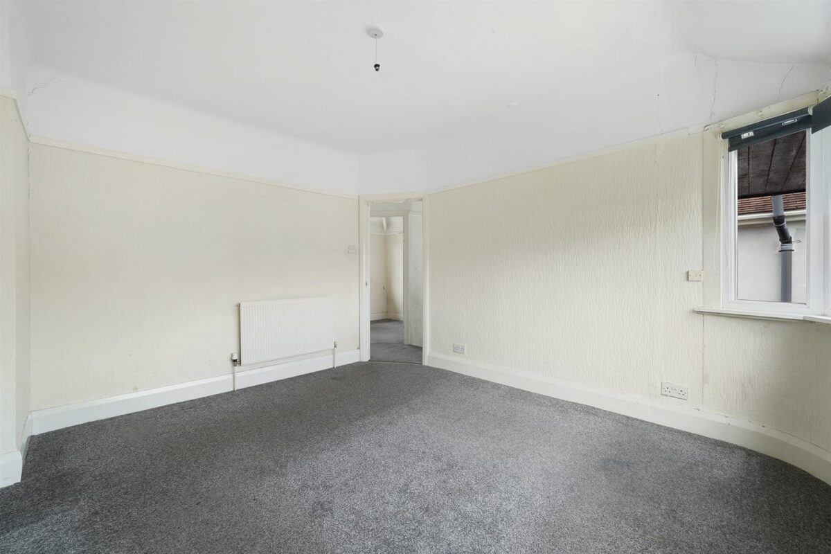 Sedbergh Avenue, Aintree Village