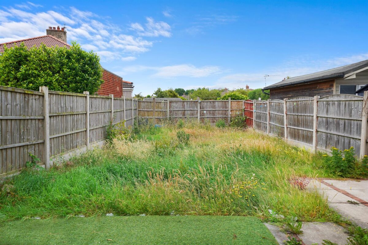 Sedbergh Avenue, Aintree Village